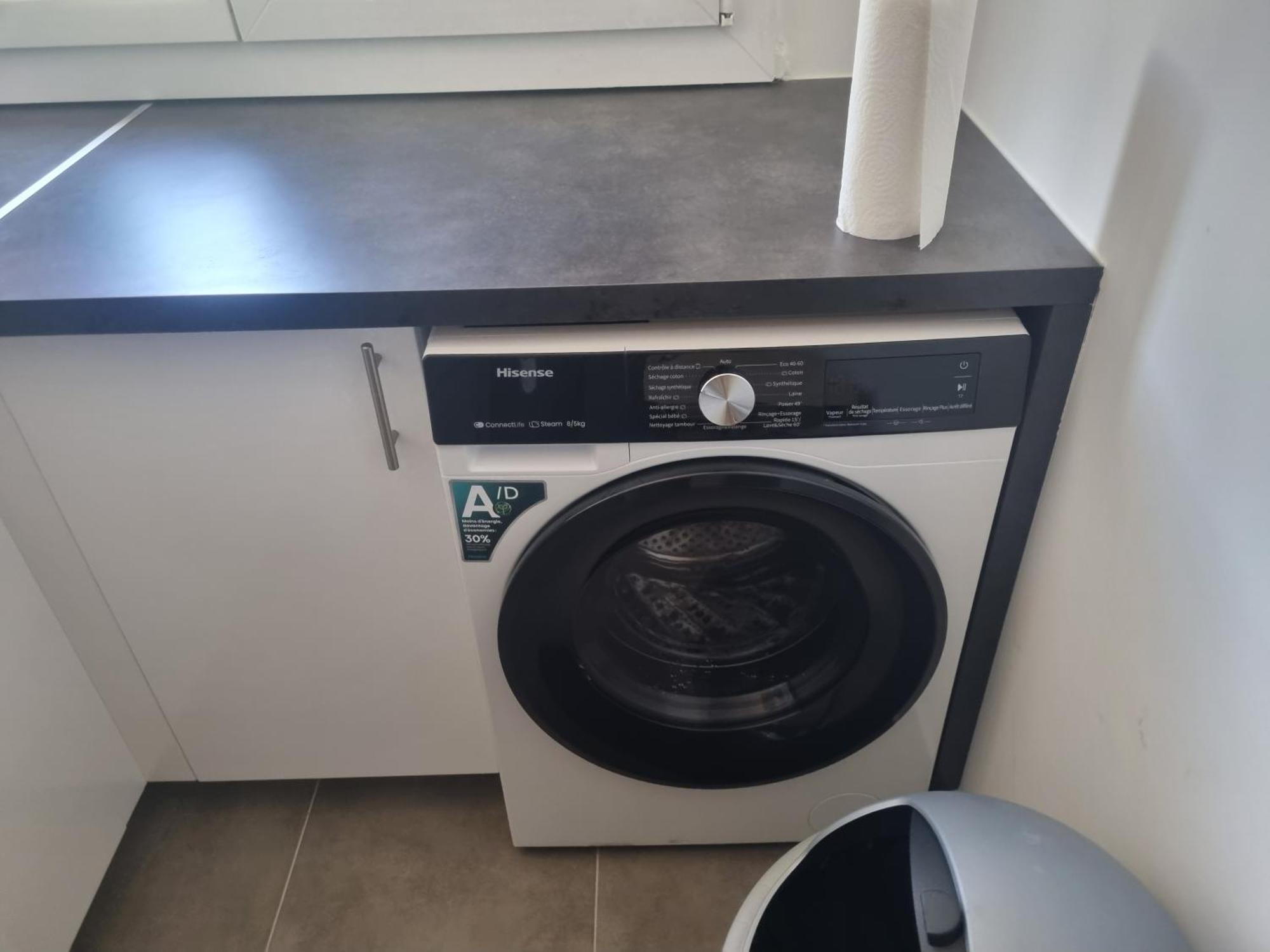 Privative Renove 2024, Climatisation, Tramway Sur Place , 12 Min Centre, 16 Min Plage, Apercu Lateral Mer, 2 Wc Avec 2 Salle De Bain, Private Renovated 2024, Air-conditioned , Tram On Spot, 2 Toilets And 2 Bathrooms Frühstückspension Nizza
