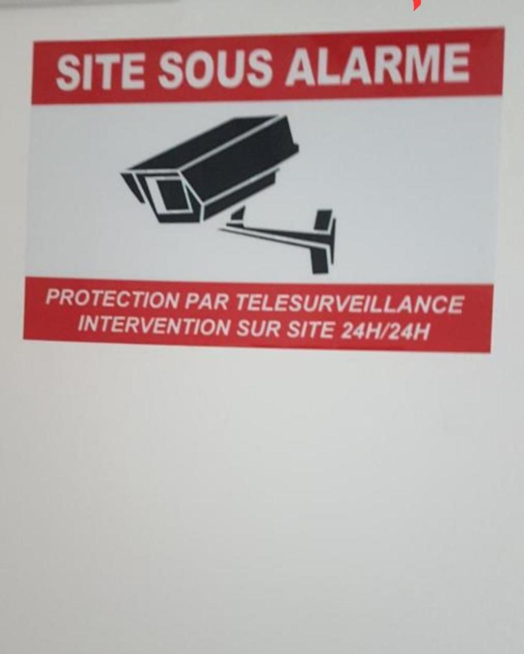 Privative Renove 2024, Climatisation, Tramway Sur Place , 12 Min Centre, 16 Min Plage, Apercu Lateral Mer, 2 Wc Avec 2 Salle De Bain, Private Renovated 2024, Air-conditioned , Tram On Spot, 2 Toilets And 2 Bathrooms Bed & Breakfast Nice