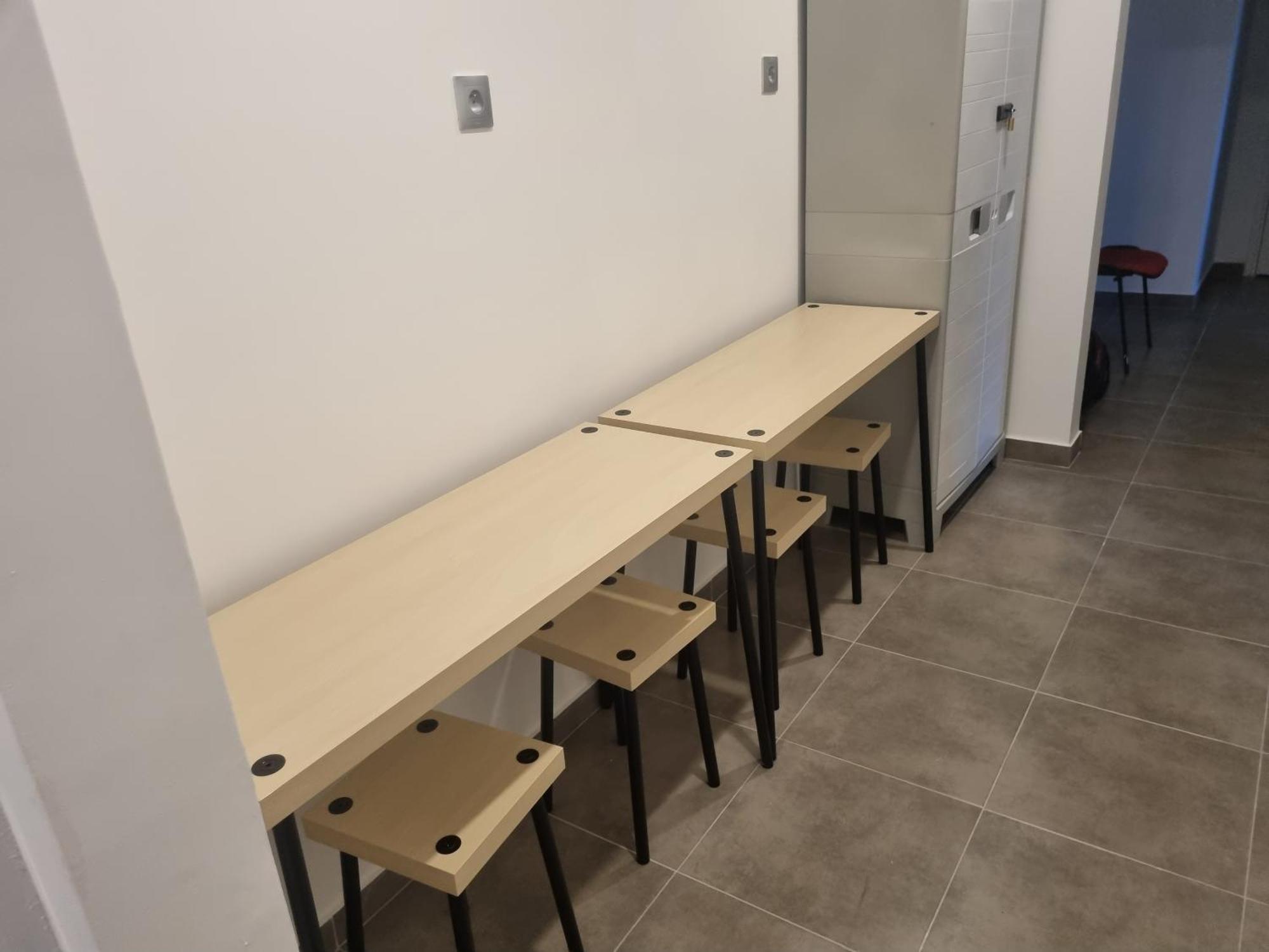 Frühstückspension Privative Renove 2024, Climatisation, Tramway Sur Place , 12 Min Centre, 16 Min Plage, Apercu Lateral Mer, 2 Wc Avec 2 Salle De Bain, Private Renovated 2024, Air-conditioned , Tram On Spot, 2 Toilets And 2 Bathrooms